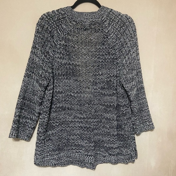 J Jill LIKE NEW marled black/white two button oversized cardigan sweater size M - Picture 3 of 5